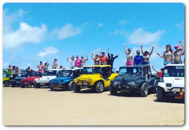 imagem de vários buggys numa praia